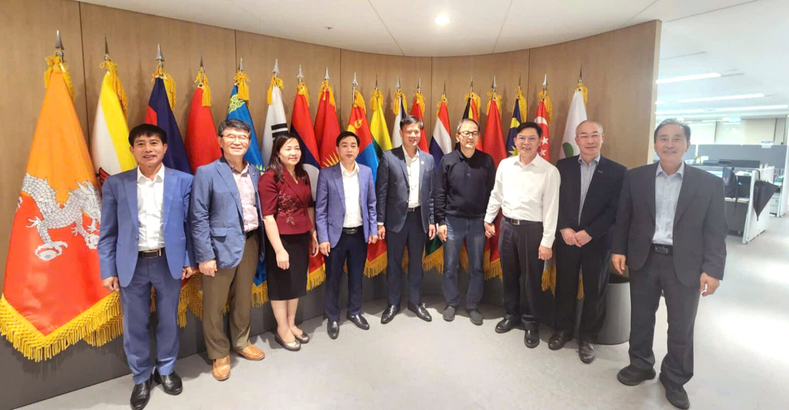 Thắt chặt hợp tác chiến lược với Hàn Quốc trong lĩnh vực lâm nghiệp và môi trường